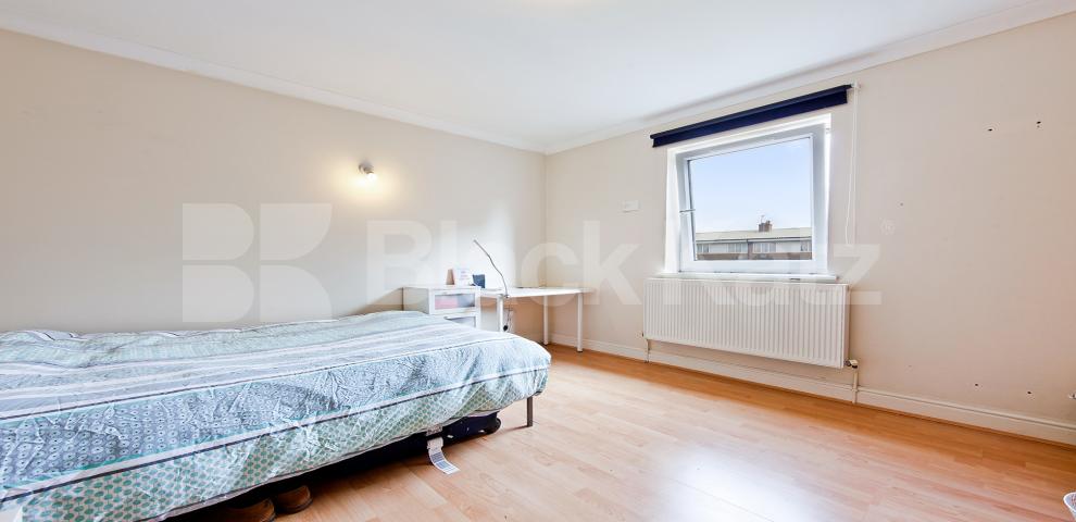 			UNDER OFFER , 3 Bedroom, 1 bath, 1 reception Apartment			 Windsor Court - Copers Road, Bermondsey